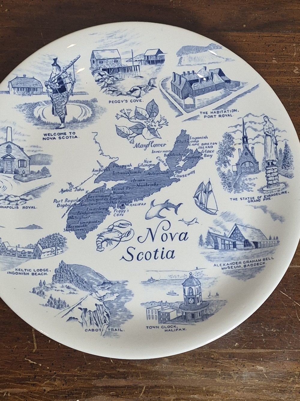 Vintage 10" Blue & White Nova Scotia Souvenir Collector Plate